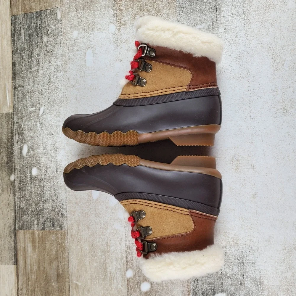 Sperry Alpine Saltwater Girls Duck Boots Sz 12 M Tan Cozy Faux-Shearling Lace-Up